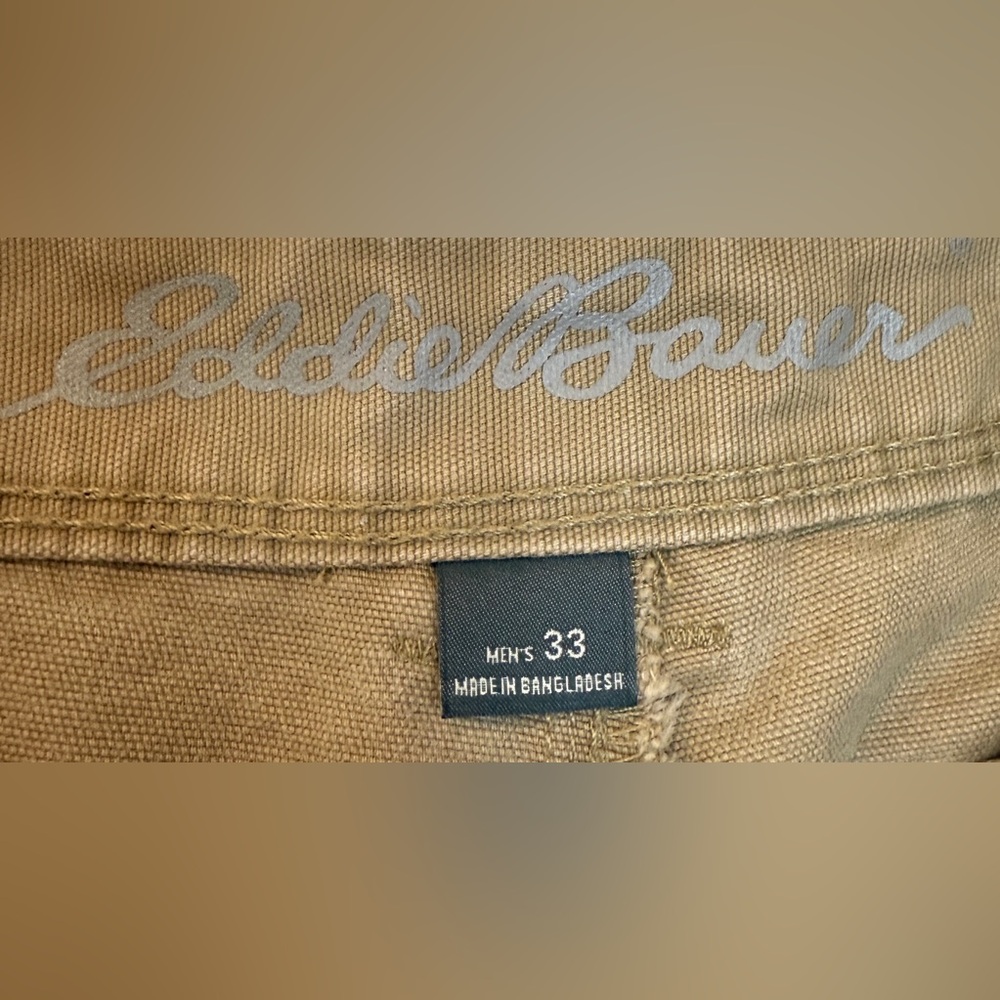 Eddie Bauer | Men's 100% Cotton Classic Khaki Cargo Shorts, Size 33 - Picture 2 of 16
